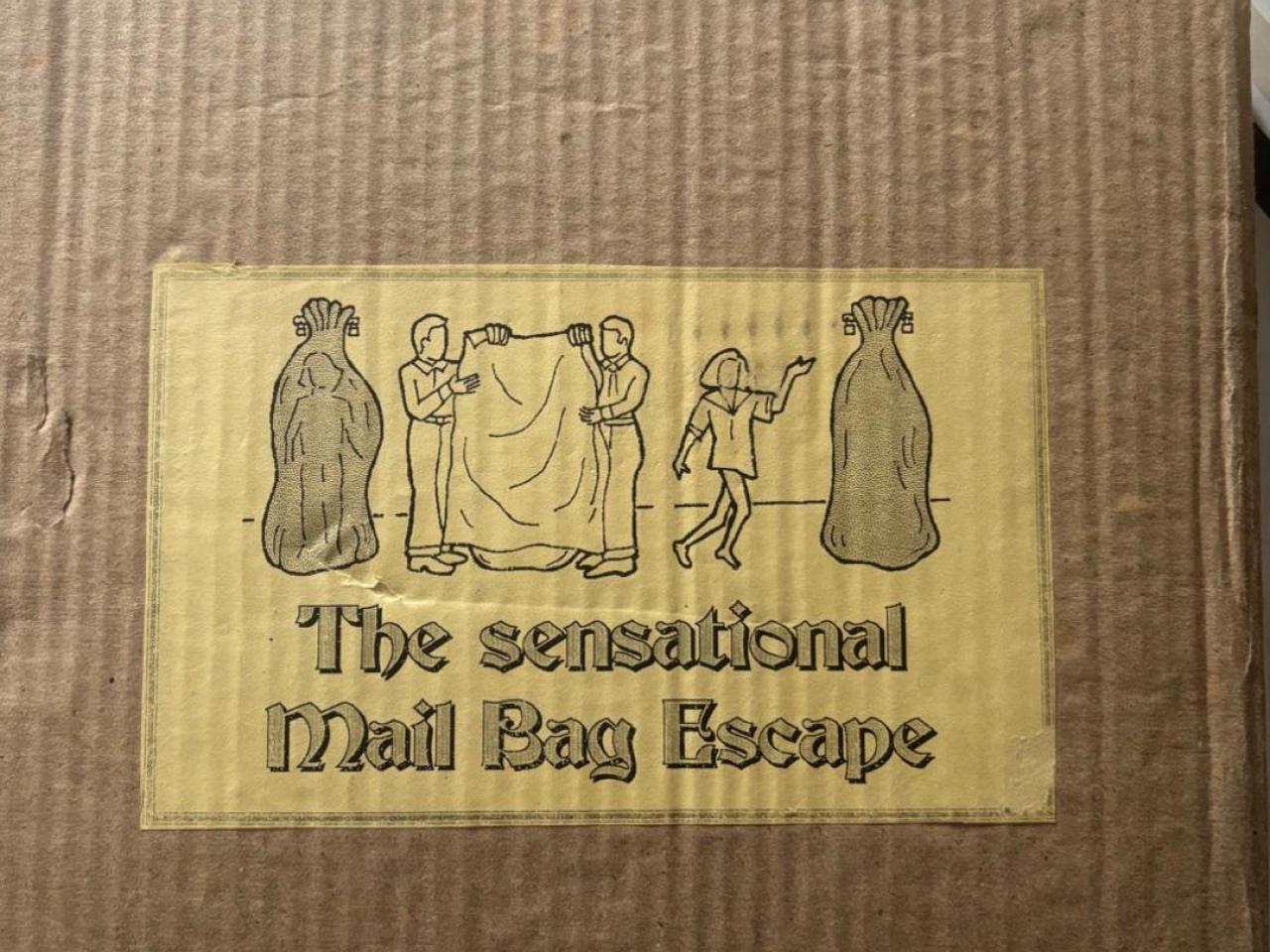 Mail bag escape
