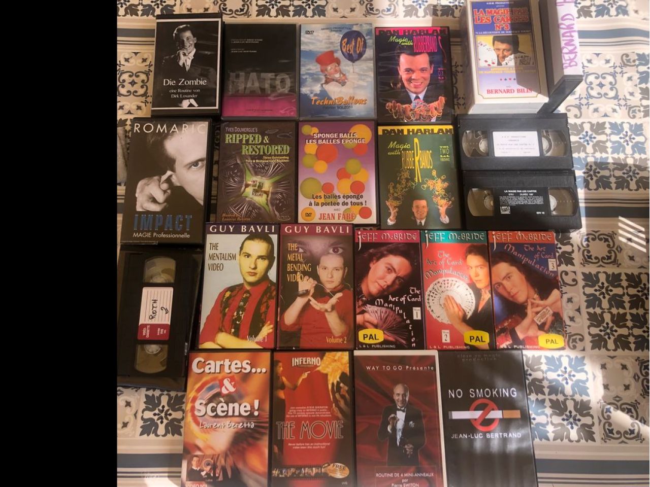 🎩 Important lot VHS & DVD de magie et mentalisme – Collection de magicien